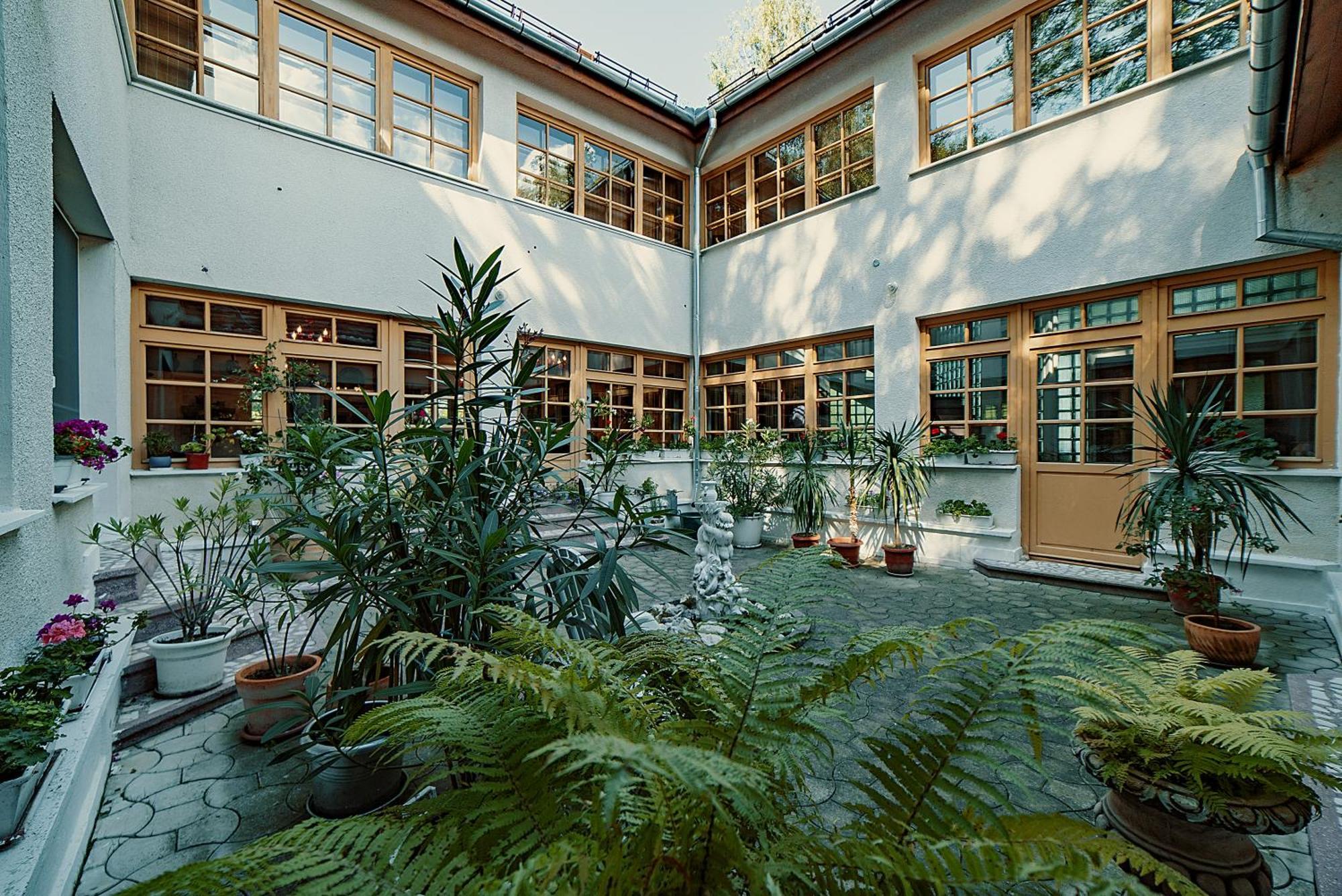 Villa Alba By Akasha Retreat 브란 외부 사진